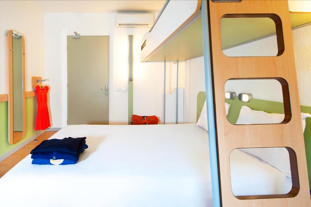 Hotel Inn Design Issoudun Quarto foto